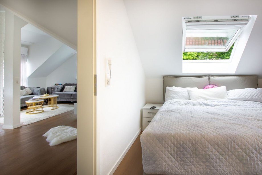 Schlafzimmer Dachgeschosswohnung Neckargem�nd