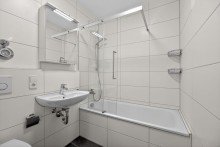 Badezimmer Helles 1,5-Zimmer-Apartment mit EBK & sonnigem S�dbalkon