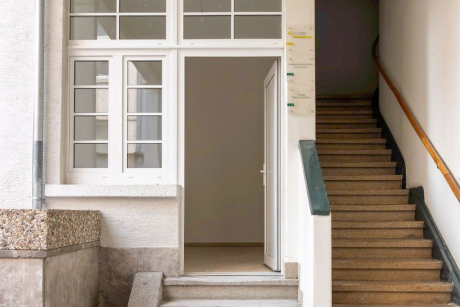 Eingangsbereich Innenhof B�ro / Praxis Heidelberg
