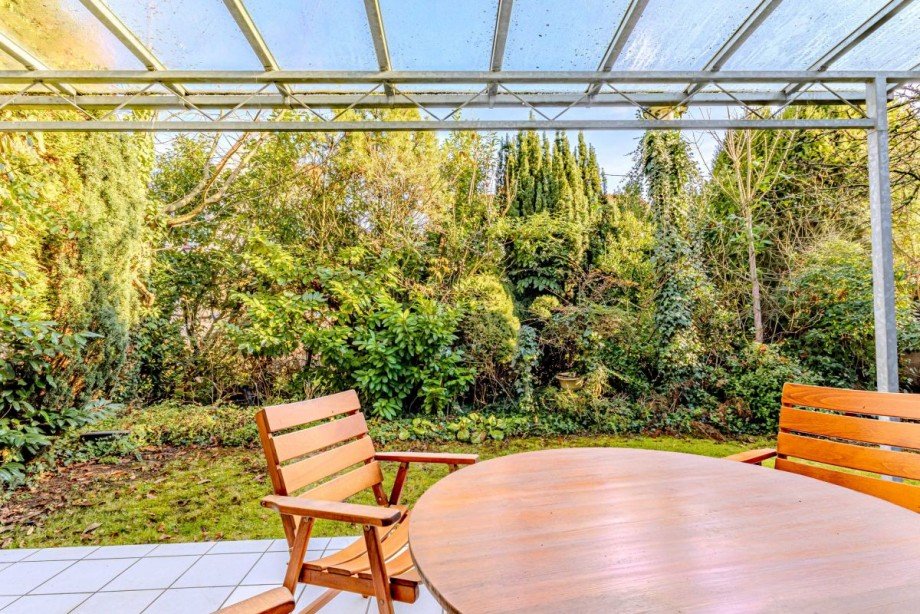 Blick ins Gr�ne Mehrfamilienhaus Heidelberg