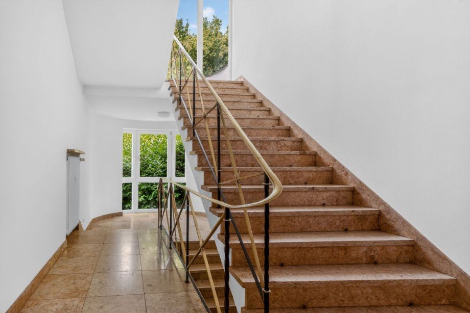 EG/OG: Innentreppe Villa Heidelberg