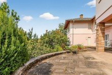 Terrasse n�rdlich Repr�sentatives Anwesen in Bestlage - Privates Refugium mit Weitblick �ber die Rheinebene
