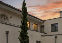 Hausansicht Exklusive Residenz in nobelster Hanglage  Wohneinheit in einer Stadtvilla  Balkon & 2 TG