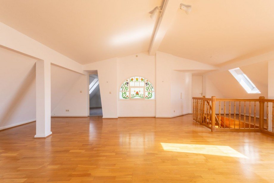 Etage II - offenes Dachstudio Maisonettewohnung Heidelberg